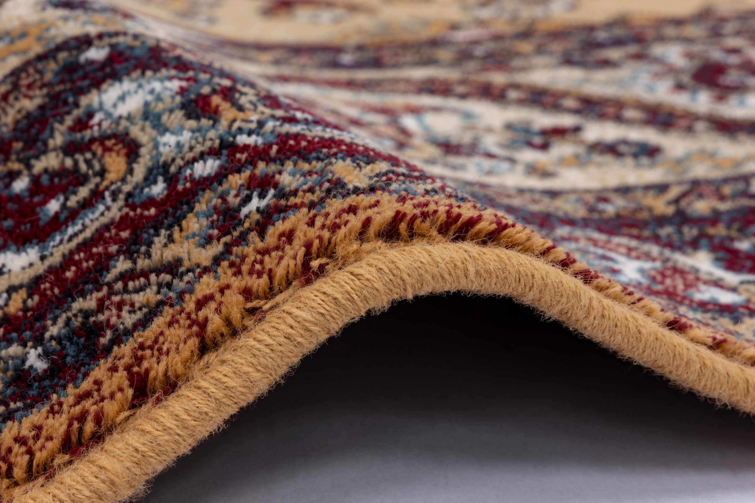 ISFAHAN ARETUZA bordo dark red L scaled