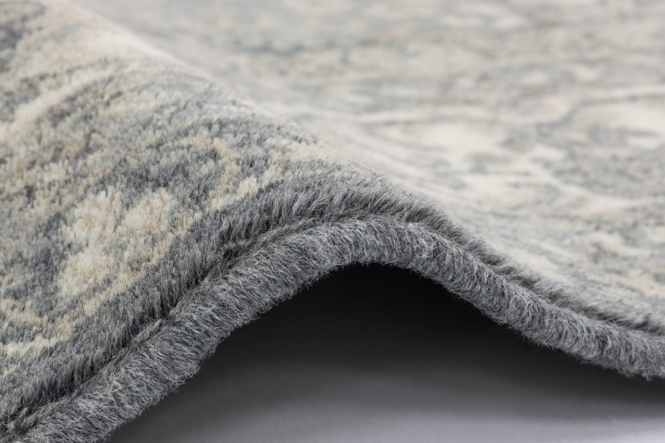 ISFAHAN ALMAS pearl L scaled