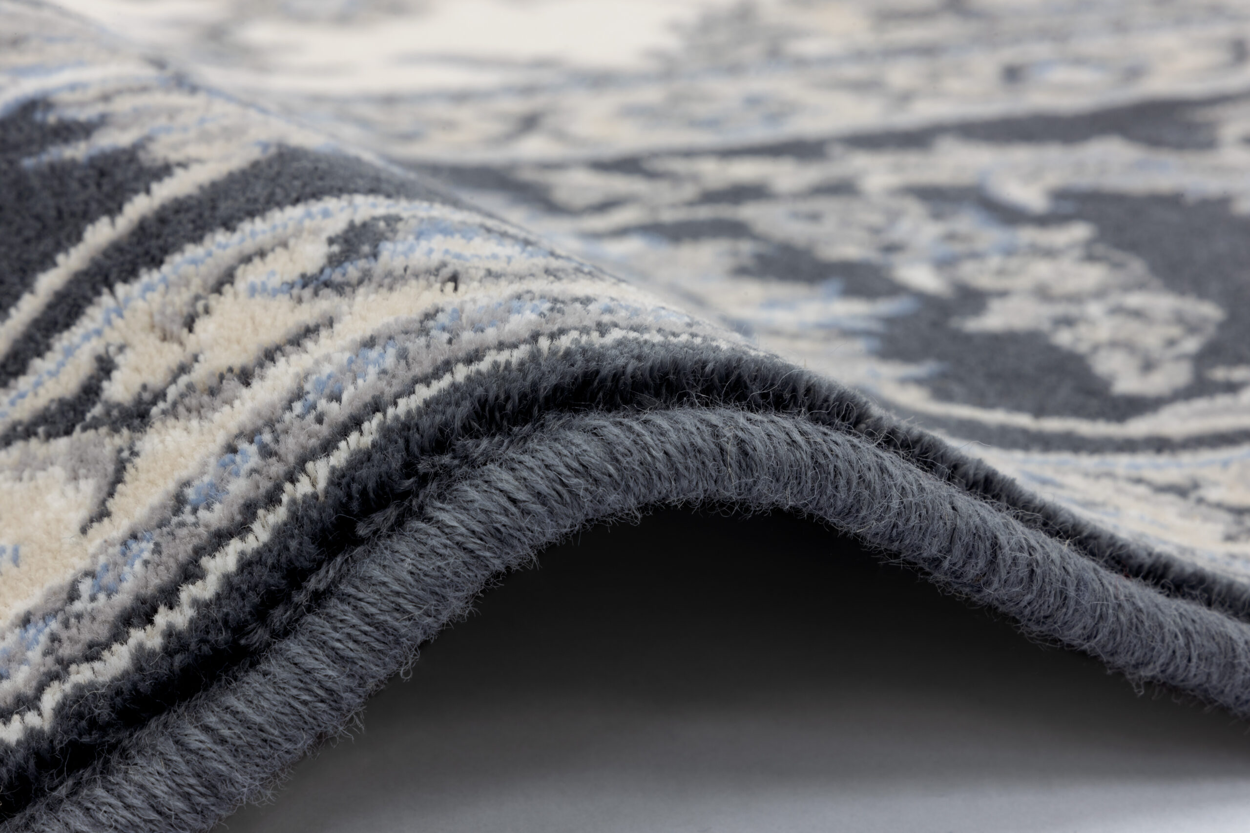 ISFAHAN ANAFI white L scaled