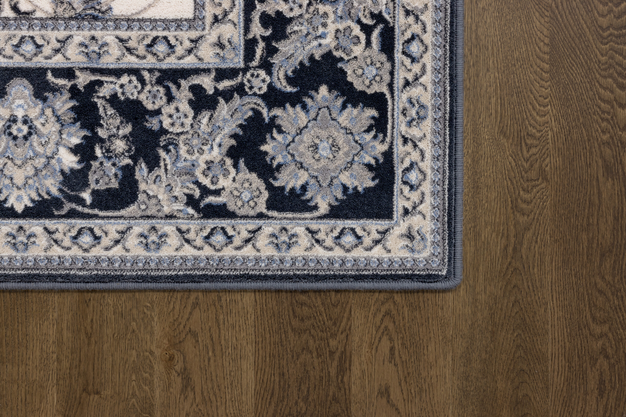 ISFAHAN ANAFI white R scaled