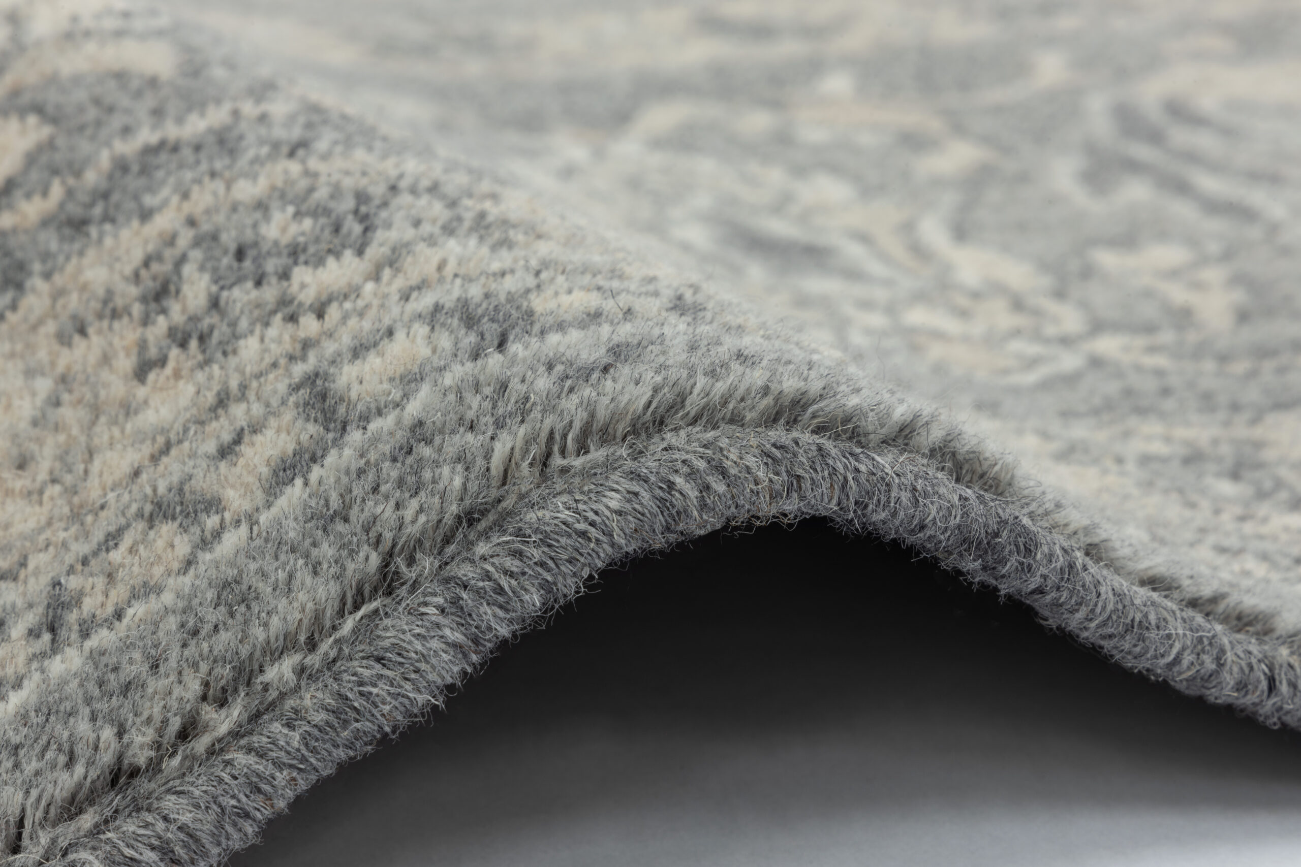 ISFAHAN LEYLA graphite L scaled