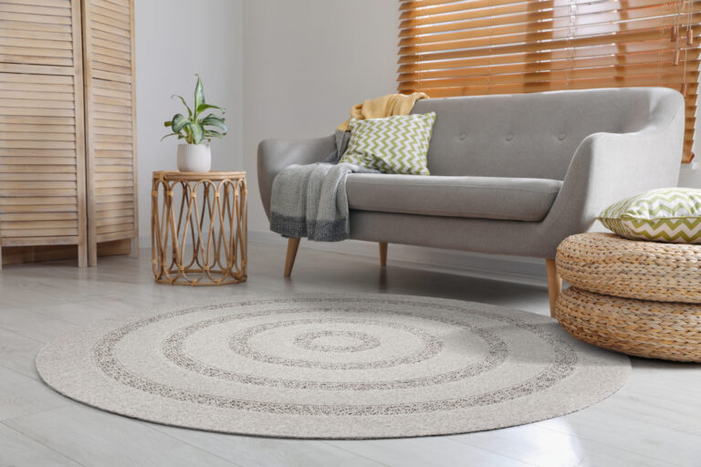 Stylish,Rug,On,Floor,In,Living,Room